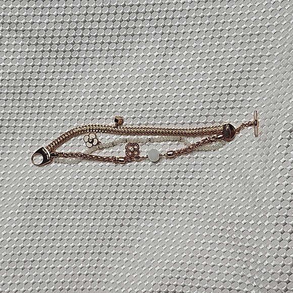 HENRI BENDEL 3 STRAND CRYSTAL CHARM BRACLET/TOGGLE CLOUSURE IN WHITE &GOLD - Picture 6 of 8